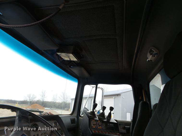 image for item FM9274 1997 Ford LTA9000 dump truck