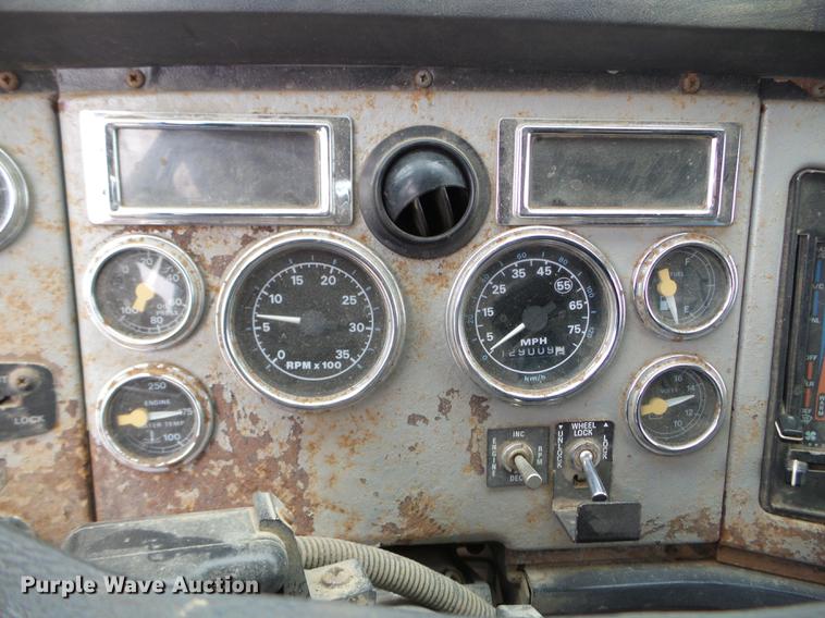 image for item FM9274 1997 Ford LTA9000 dump truck