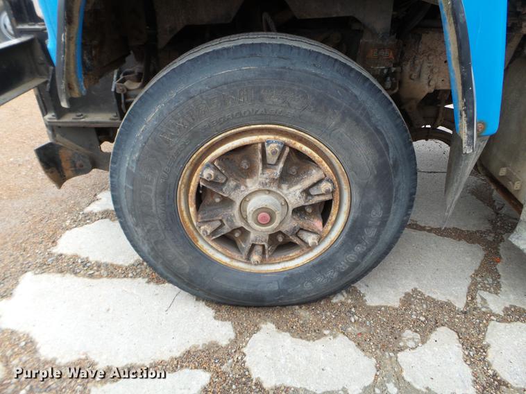 image for item FM9274 1997 Ford LTA9000 dump truck