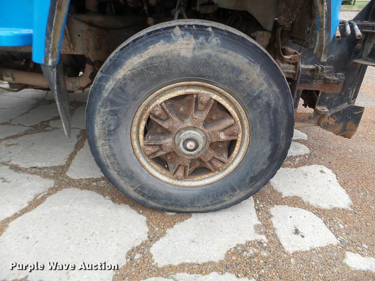 image for item FM9274 1997 Ford LTA9000 dump truck