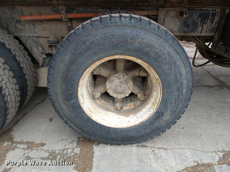 image for item FM9274 1997 Ford LTA9000 dump truck