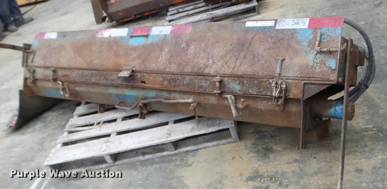 image for item FM9275 (2) tailgate spreaders