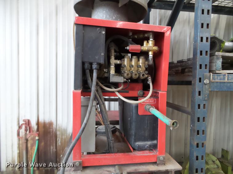 image for item FM9276 Hotsy 1422SS pressure washer