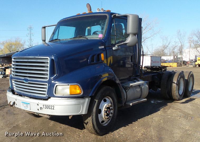 image for item FM9279 2000 Sterling A-Line semi truck