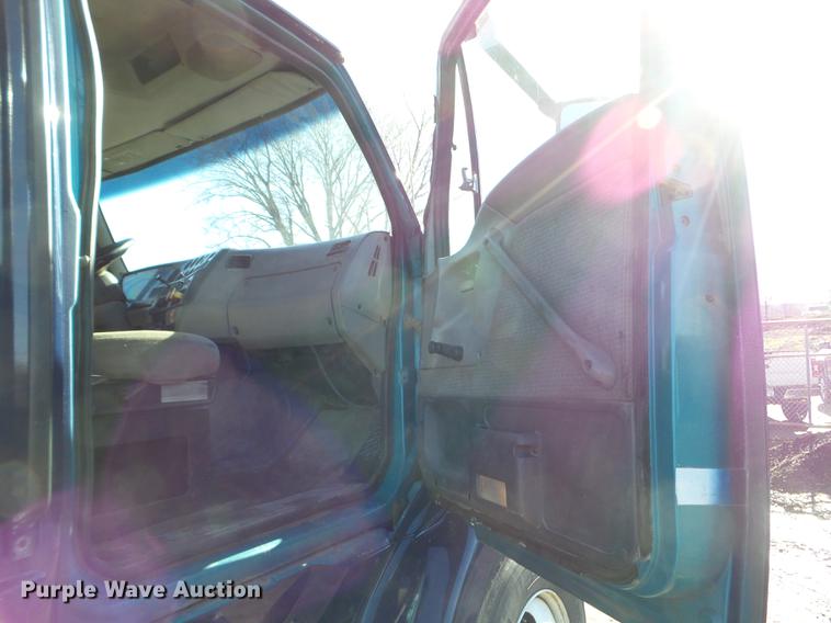 image for item FM9279 2000 Sterling A-Line semi truck