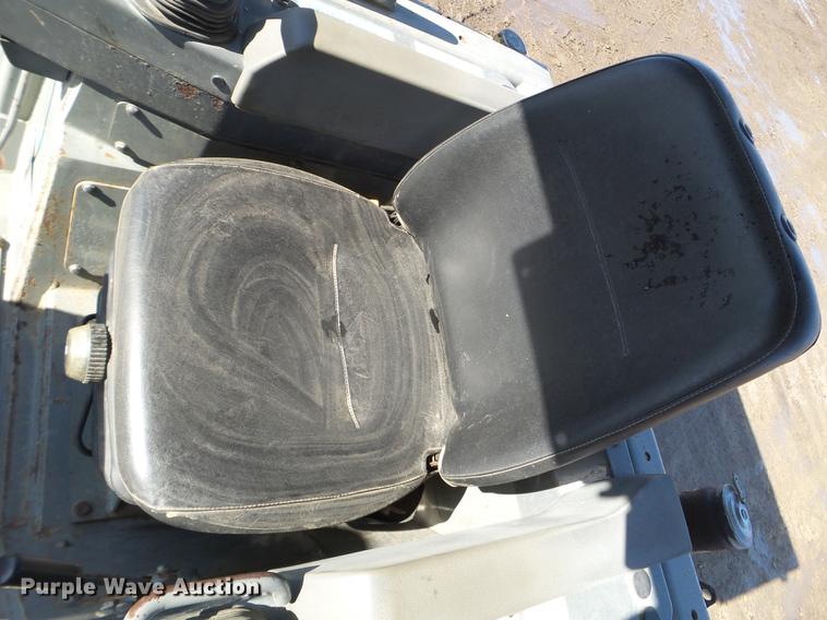 image for item FM9281 2001 Komatsu D41P-6 dozer