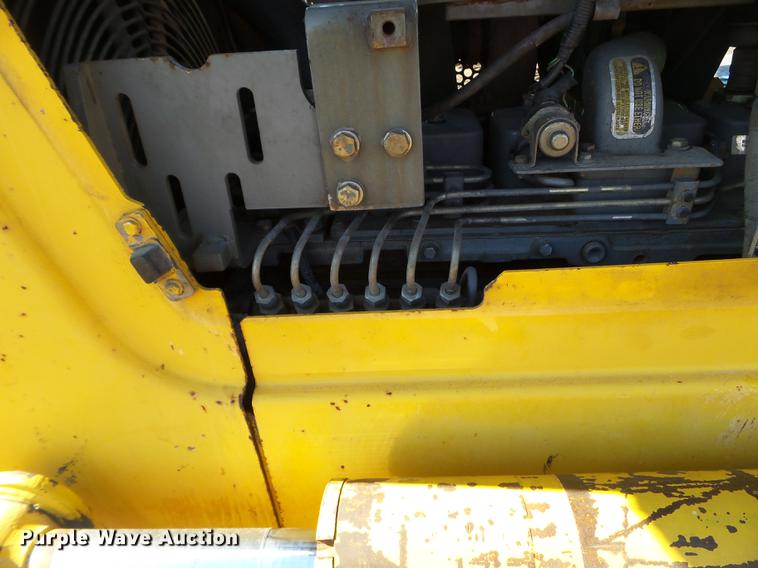 image for item FM9281 2001 Komatsu D41P-6 dozer