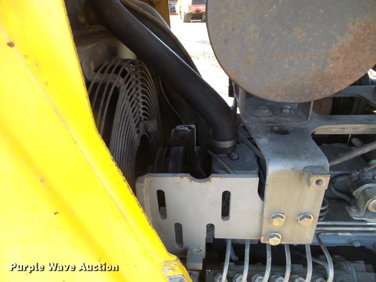image for item FM9281 2001 Komatsu D41P-6 dozer