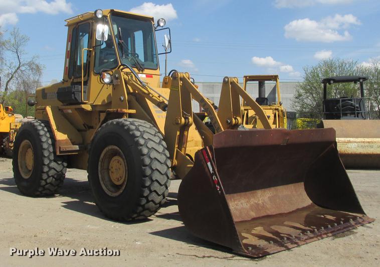 image for item FM9282 1989 Fiat-Allis FR12B wheel loader