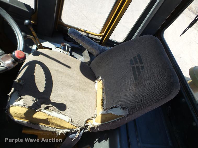 image for item FM9282 1989 Fiat-Allis FR12B wheel loader