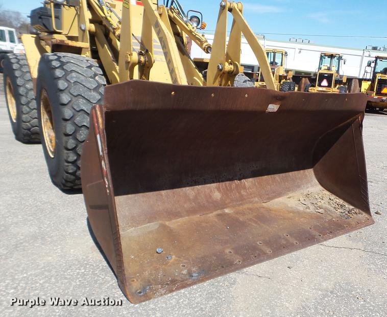 image for item FM9282 1989 Fiat-Allis FR12B wheel loader