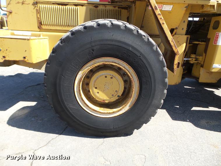 image for item FM9282 1989 Fiat-Allis FR12B wheel loader