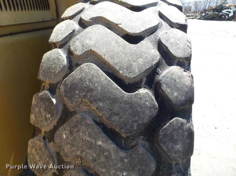 image for item FM9282 1989 Fiat-Allis FR12B wheel loader