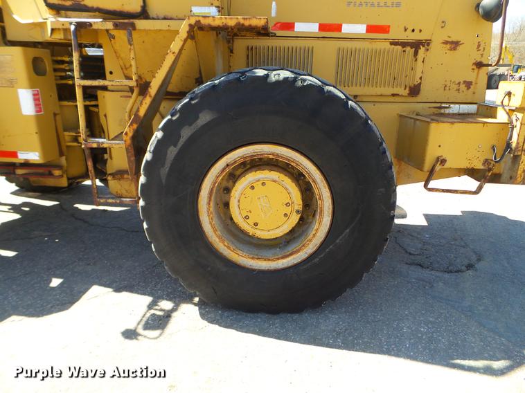 image for item FM9282 1989 Fiat-Allis FR12B wheel loader