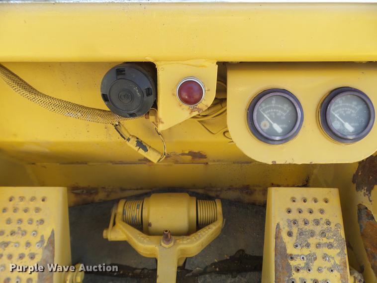 image for item FM9283 1989 Caterpillar 953 track loader