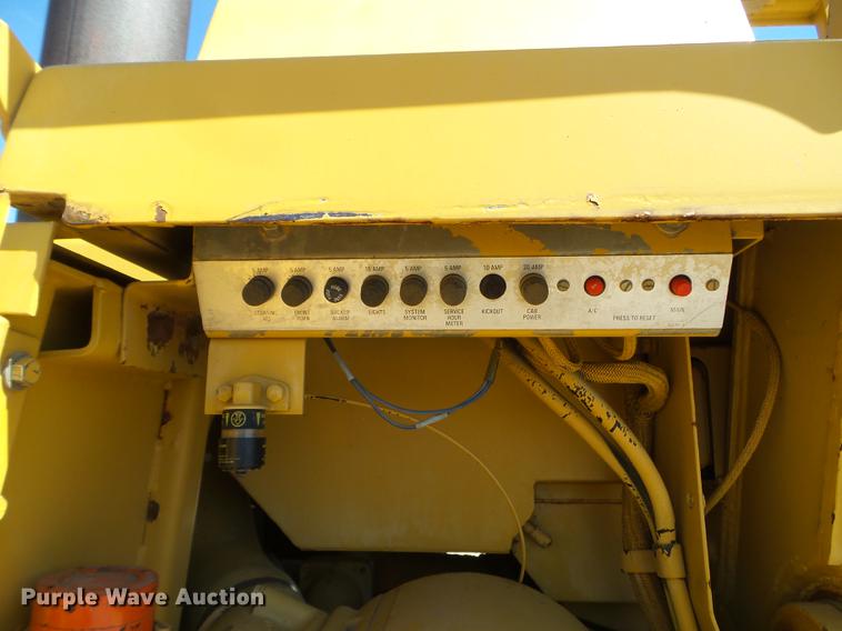 image for item FM9283 1989 Caterpillar 953 track loader