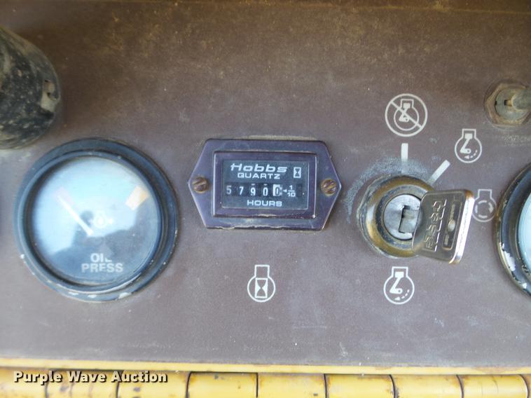 image for item FM9284 1992 Case 550E dozer