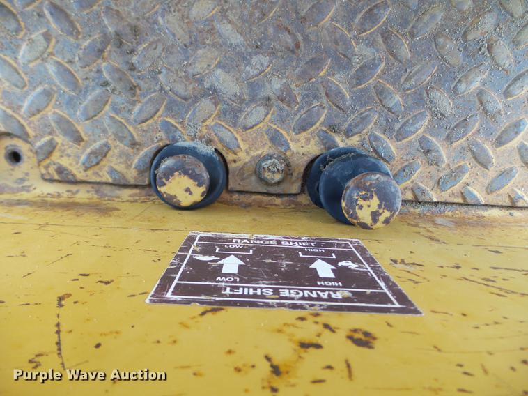 image for item FM9284 1992 Case 550E dozer