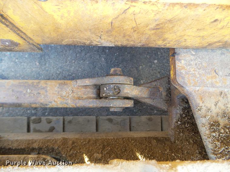 image for item FM9284 1992 Case 550E dozer