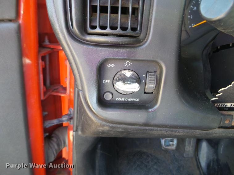 image for item FM9285 2003 GMC C4500 flatbed truck