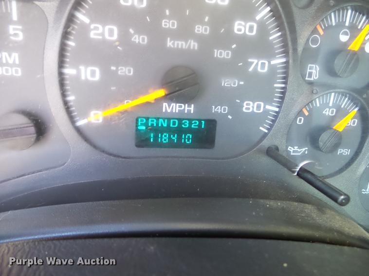 image for item FM9285 2003 GMC C4500 flatbed truck