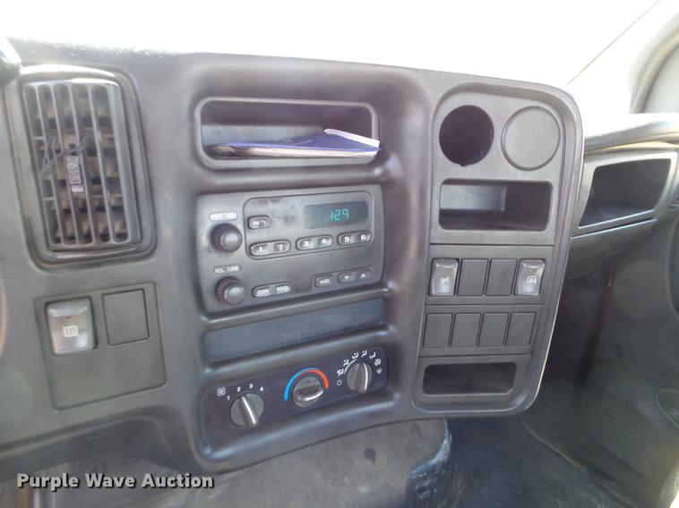 image for item FM9285 2003 GMC C4500 flatbed truck