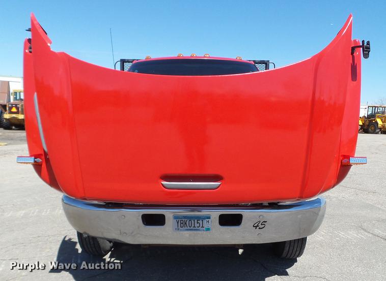 image for item FM9285 2003 GMC C4500 flatbed truck