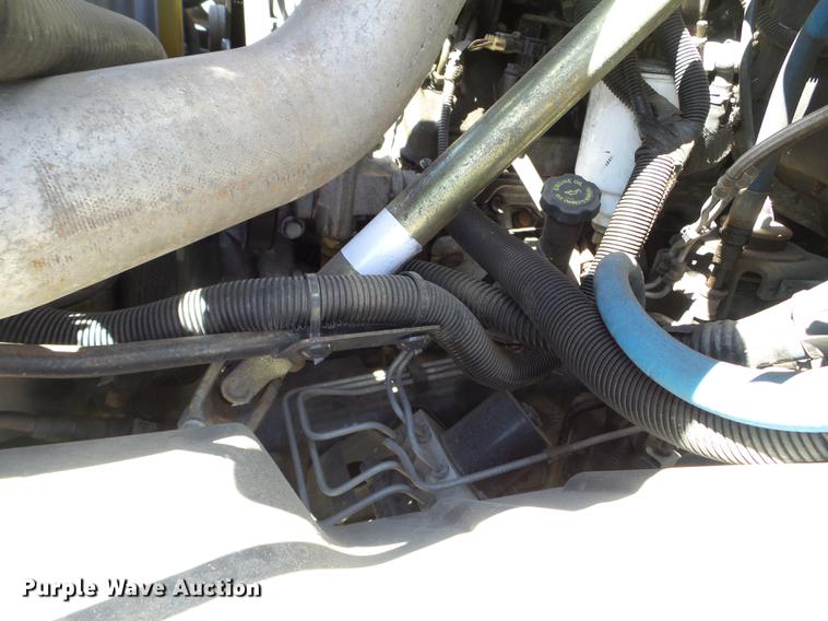 image for item FM9285 2003 GMC C4500 flatbed truck