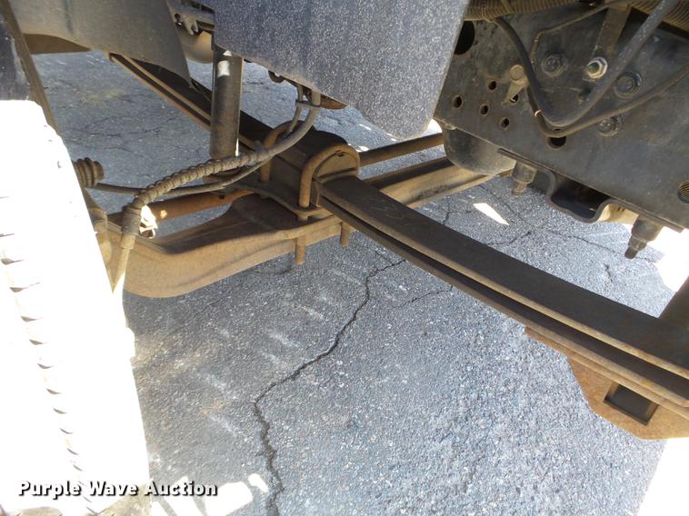 image for item FM9285 2003 GMC C4500 flatbed truck