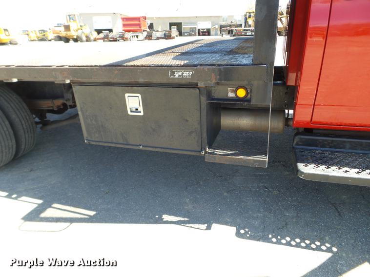 image for item FM9285 2003 GMC C4500 flatbed truck