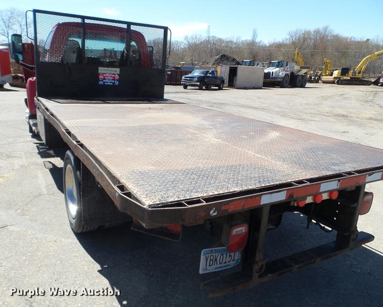 image for item FM9285 2003 GMC C4500 flatbed truck