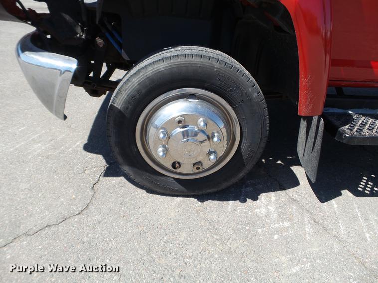 image for item FM9285 2003 GMC C4500 flatbed truck