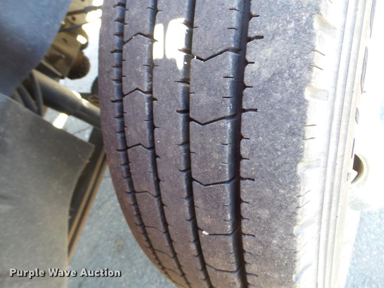 image for item FM9285 2003 GMC C4500 flatbed truck