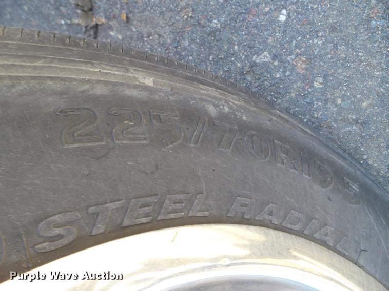 image for item FM9285 2003 GMC C4500 flatbed truck