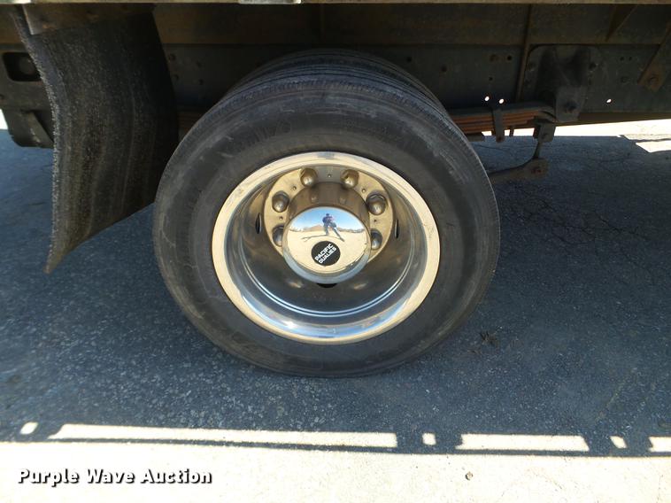 image for item FM9285 2003 GMC C4500 flatbed truck