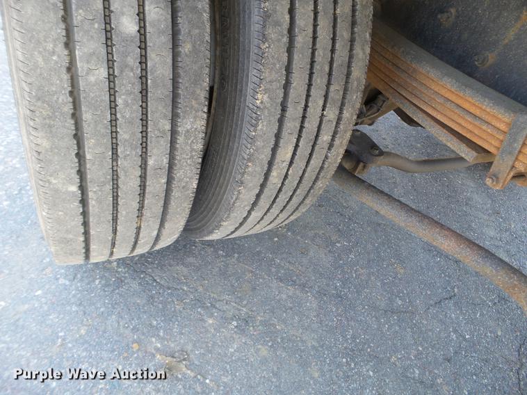 image for item FM9285 2003 GMC C4500 flatbed truck