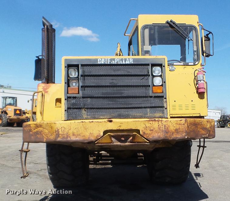 image for item FM9289 1994 Caterpillar 615C Series II elevating scraper