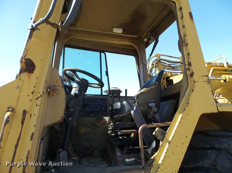 image for item FM9289 1994 Caterpillar 615C Series II elevating scraper