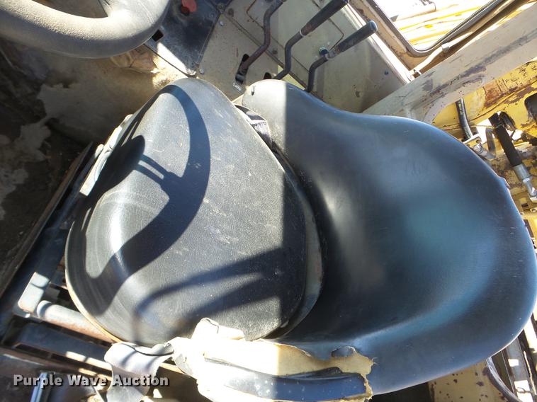 image for item FM9289 1994 Caterpillar 615C Series II elevating scraper