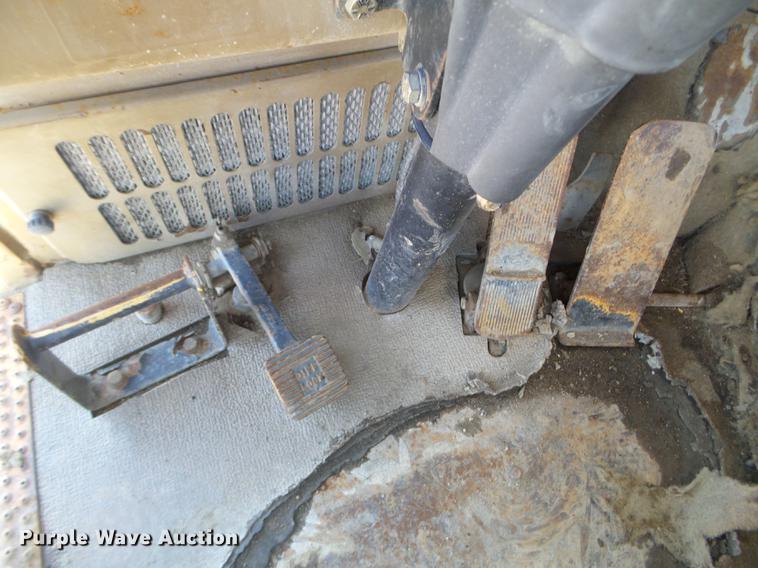 image for item FM9289 1994 Caterpillar 615C Series II elevating scraper