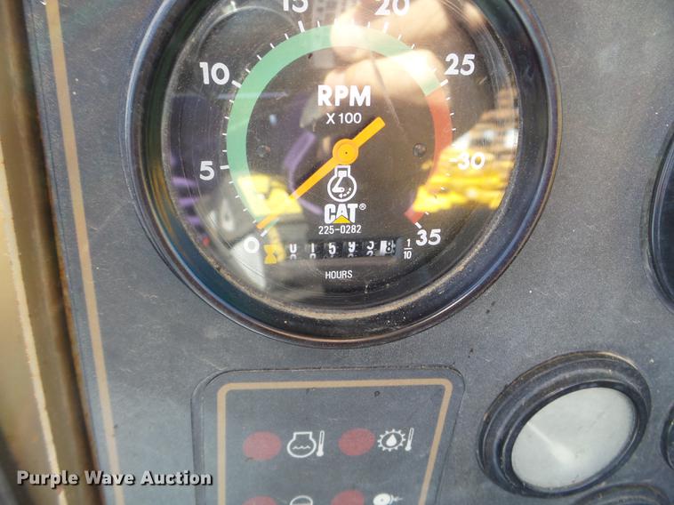 image for item FM9289 1994 Caterpillar 615C Series II elevating scraper