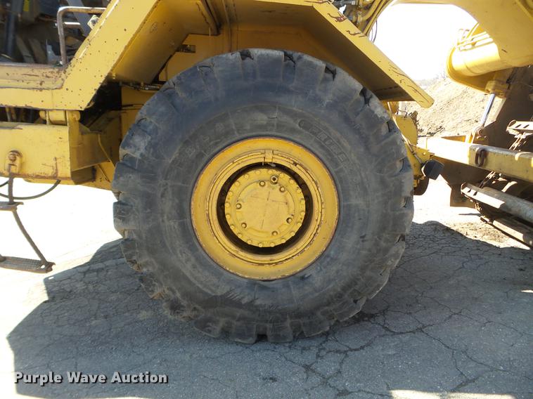 image for item FM9289 1994 Caterpillar 615C Series II elevating scraper
