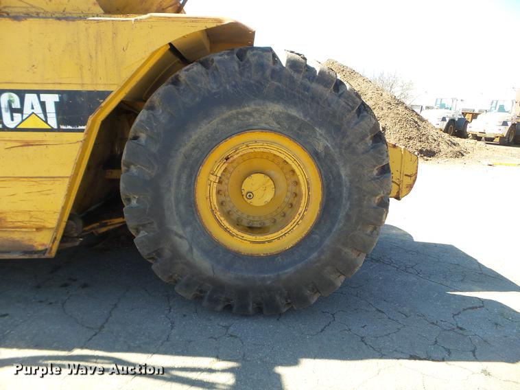 image for item FM9289 1994 Caterpillar 615C Series II elevating scraper
