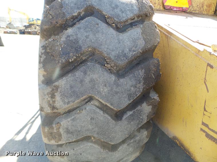 image for item FM9289 1994 Caterpillar 615C Series II elevating scraper