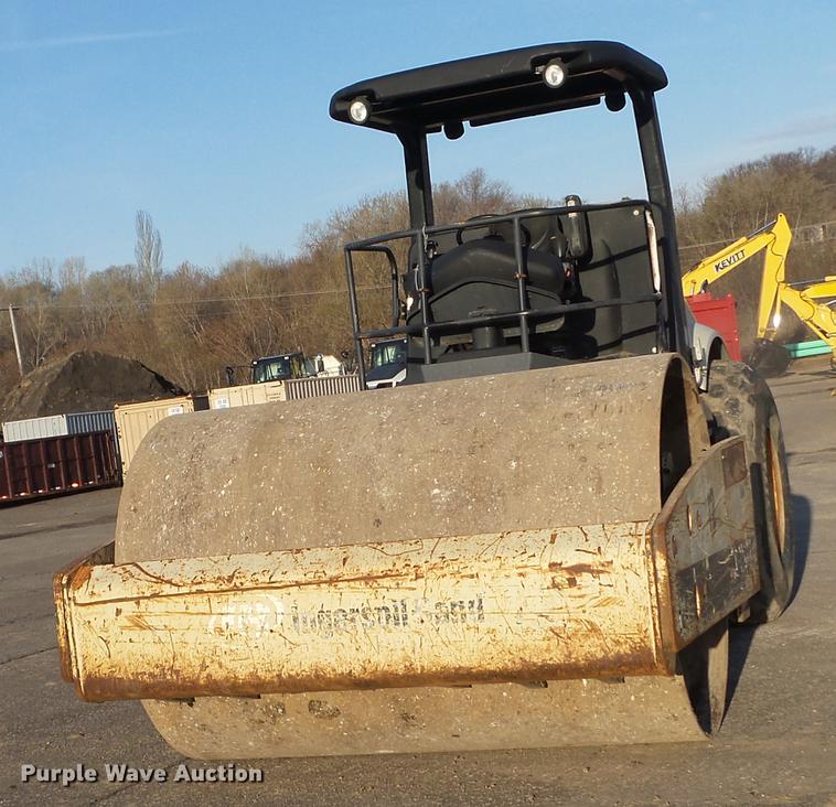 image for item FM9290 2004 Ingersoll Rand SD-116DX-TF single drum vibratory roller