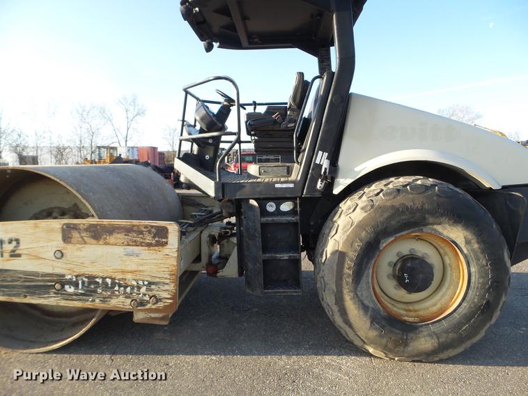 image for item FM9290 2004 Ingersoll Rand SD-116DX-TF single drum vibratory roller
