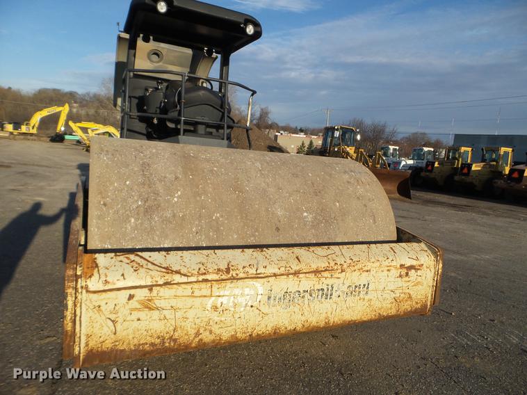 image for item FM9290 2004 Ingersoll Rand SD-116DX-TF single drum vibratory roller