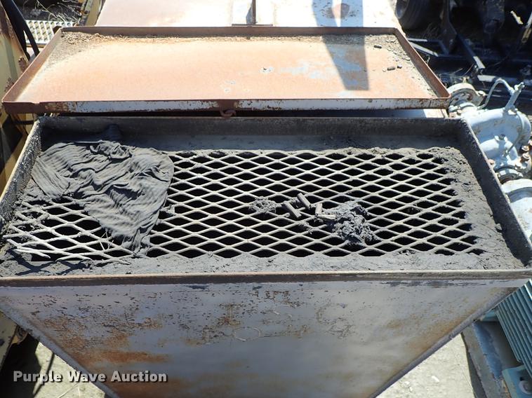 image for item FN9798 (2) steel tanks