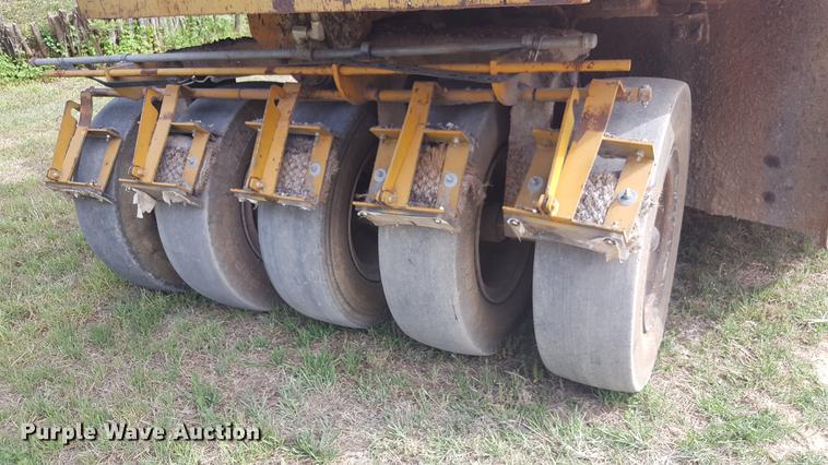 image for item FS9518 Ferguson SP1118 pneumatic roller