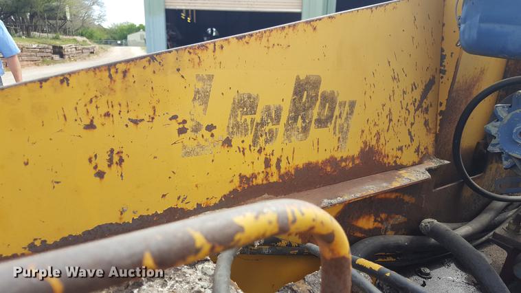 image for item FS9519 Lee Boy 900 paver